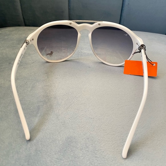 Brand New Modern Amusement “45’s” Oversize White Sunglasses - Picture 5 of 10
